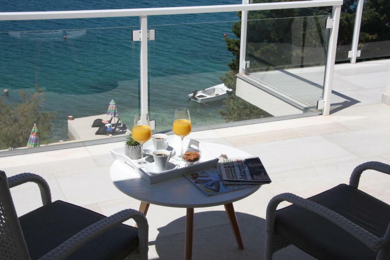 Beachfront Apartments - Villa Vita Stara Novalja Buitenkant foto