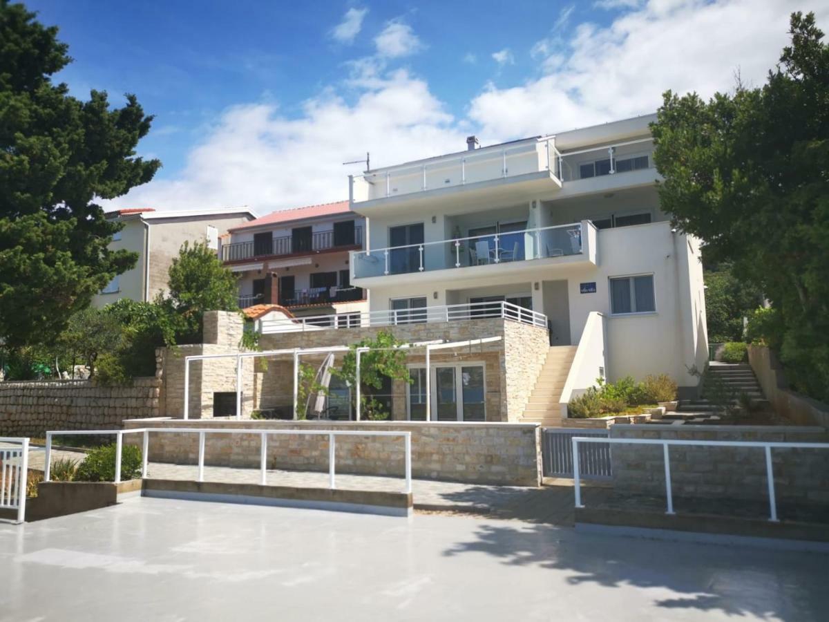 Beachfront Apartments - Villa Vita Stara Novalja Buitenkant foto